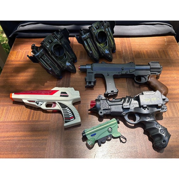 6 Vintage 1990s Space Laser & Lot Of Other Toy Guns & Disks Untested Some Rare - Picture 1 of 16